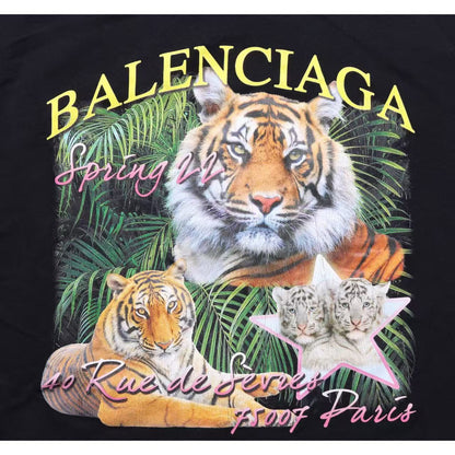 New Neck T Shirt with Jungle Tiger Graphic and Letter Cartoon Print